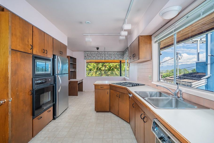 5240 Halley Avenue Burnaby, BC - 8