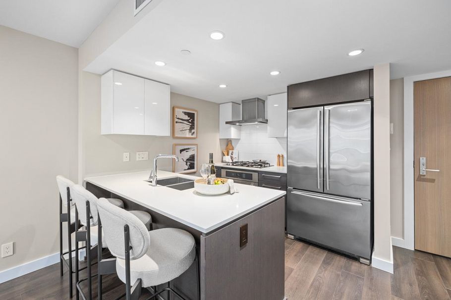 806 1618 Quebec Street Vancouver, BC - 9