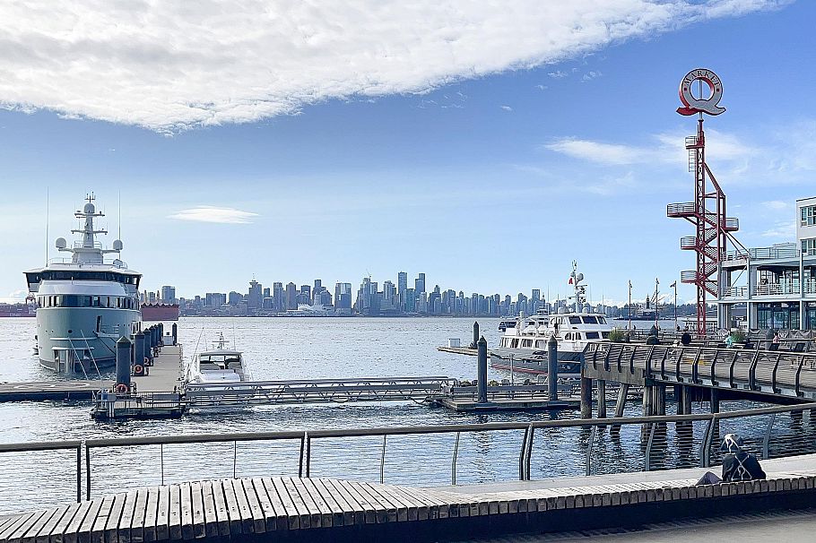 227 119 W 22nd Street North Vancouver, BC - 39