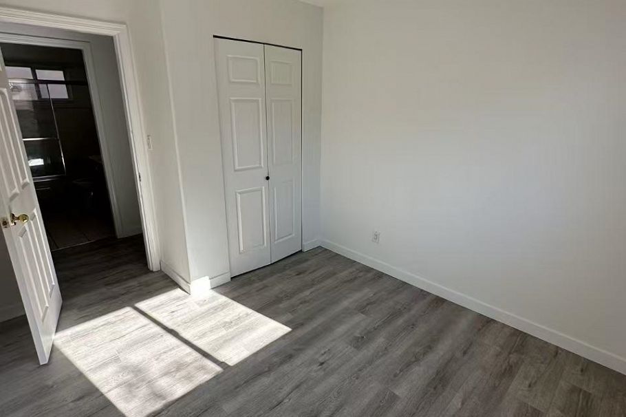 939 E 26th Avenue Vancouver, BC - 5
