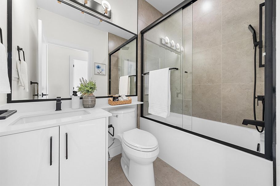 279 E 48th Avenue Vancouver, BC - 27