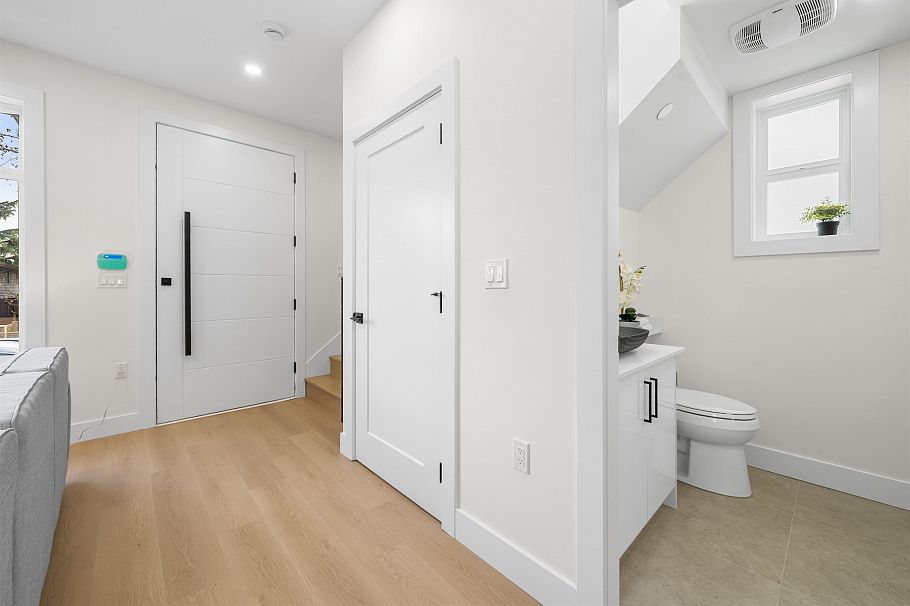 279 E 48th Avenue Vancouver, BC - 22