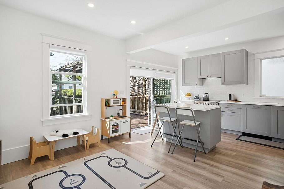 494 E 18th Avenue Vancouver, BC - 11