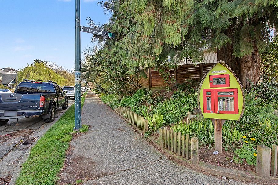 130 Lakewood Drive Vancouver, BC - 23