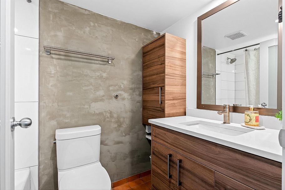 805 22 E Cordova Street Vancouver, BC - 21