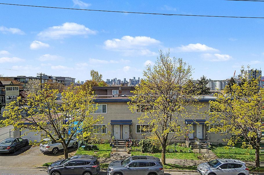 130 Lakewood Drive Vancouver, BC - 5