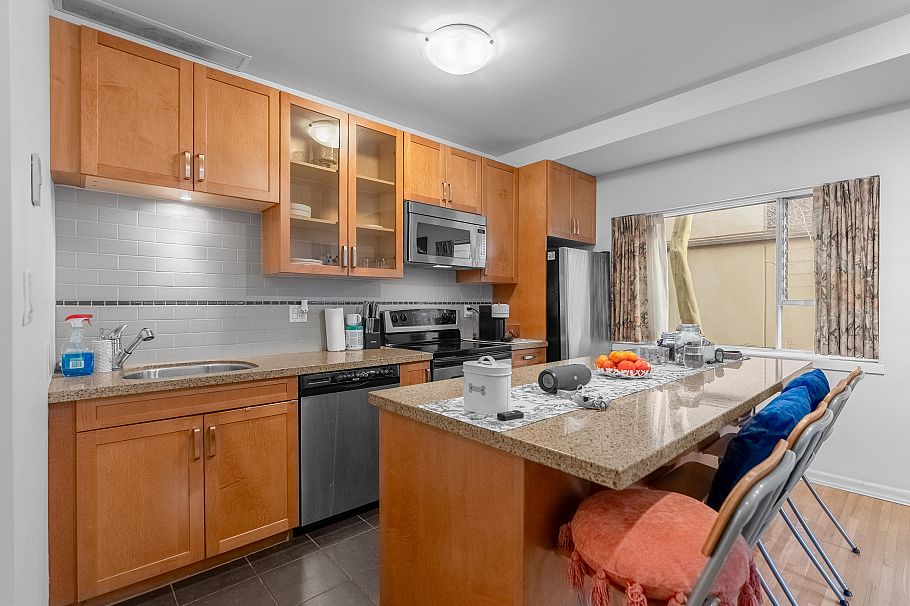 2 1879 Barclay Street Vancouver, BC - 7