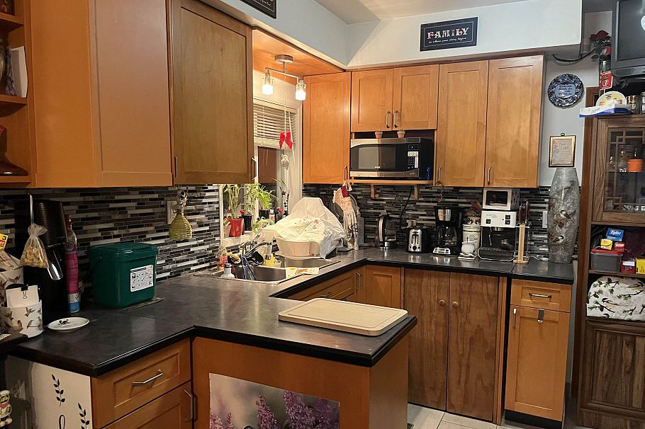 4042 Nootka Street Vancouver, BC - 2