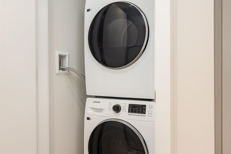 414 110 E 17th Street North Vancouver, BC - 20