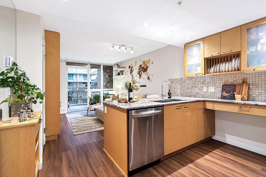 413 135 E 17 Street North Vancouver, BC - 5