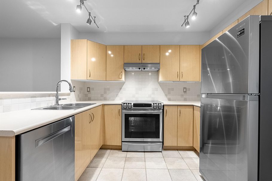 203 305 Lonsdale Avenue North Vancouver, BC - 6