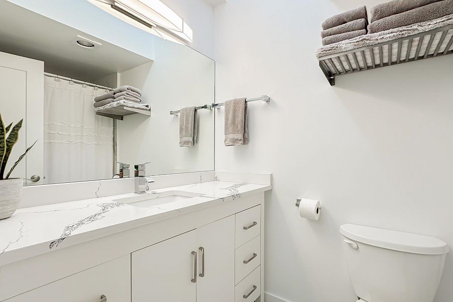 306 1250 W 12th Avenue Vancouver, BC - 23