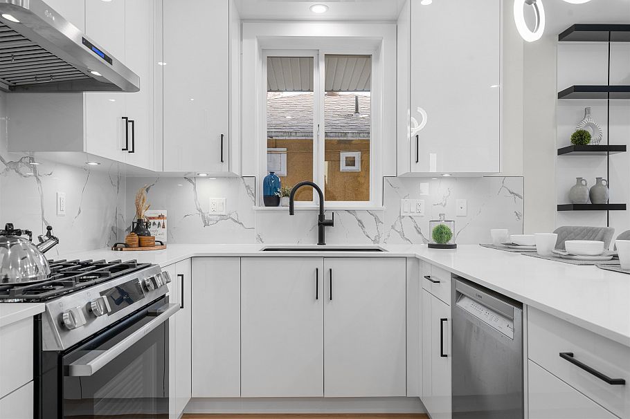 279 E 48th Avenue Vancouver, BC - 16