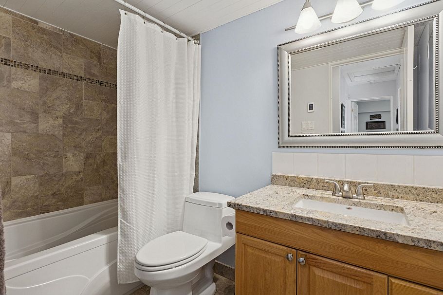 214 555 W 28th Street North Vancouver, BC - 24