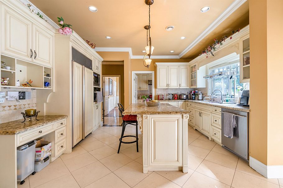 6261 Adera Street Vancouver, BC - 20