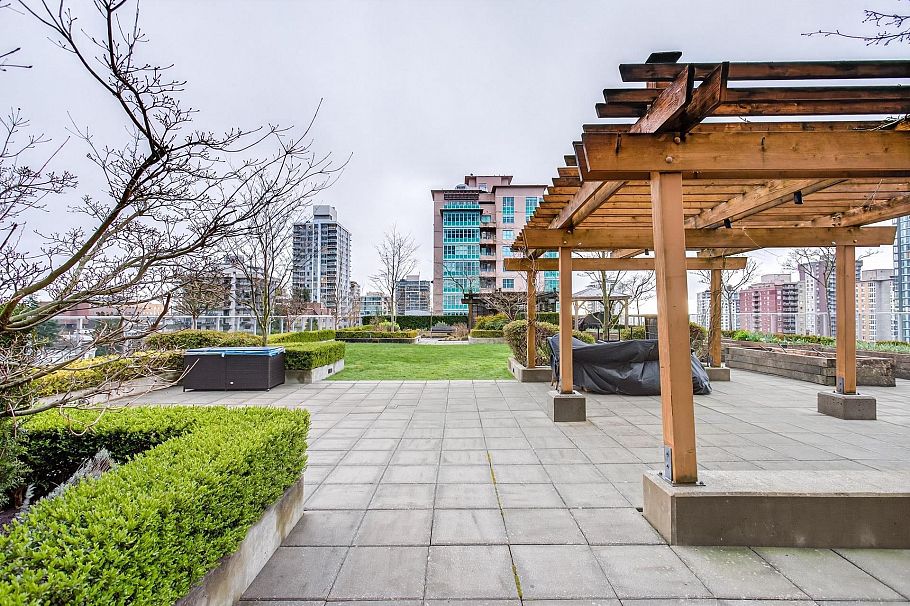 413 135 E 17 Street North Vancouver, BC - 19