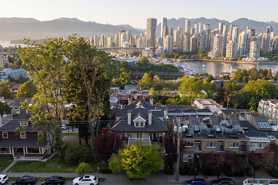 1229 W 8th Avenue Vancouver, BC - 1