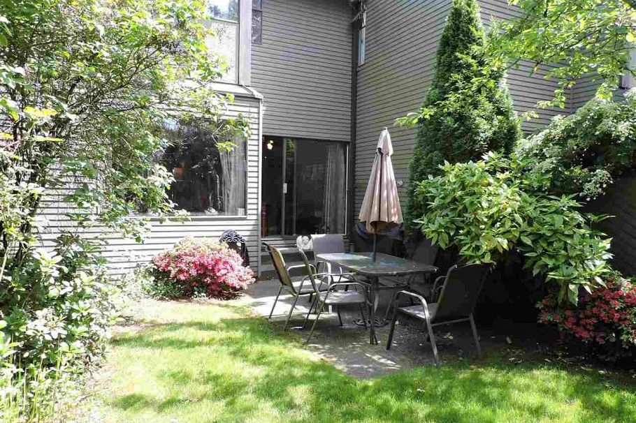 1147 Montroyal Boulevard North Vancouver, BC - 2