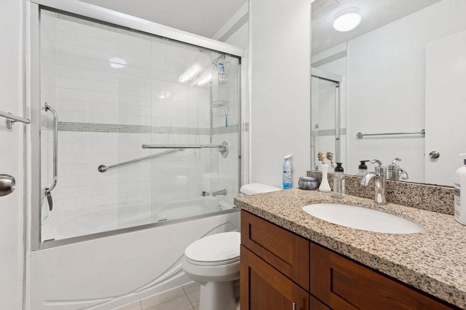 6561 Pinehurst Drive Vancouver, BC - 12