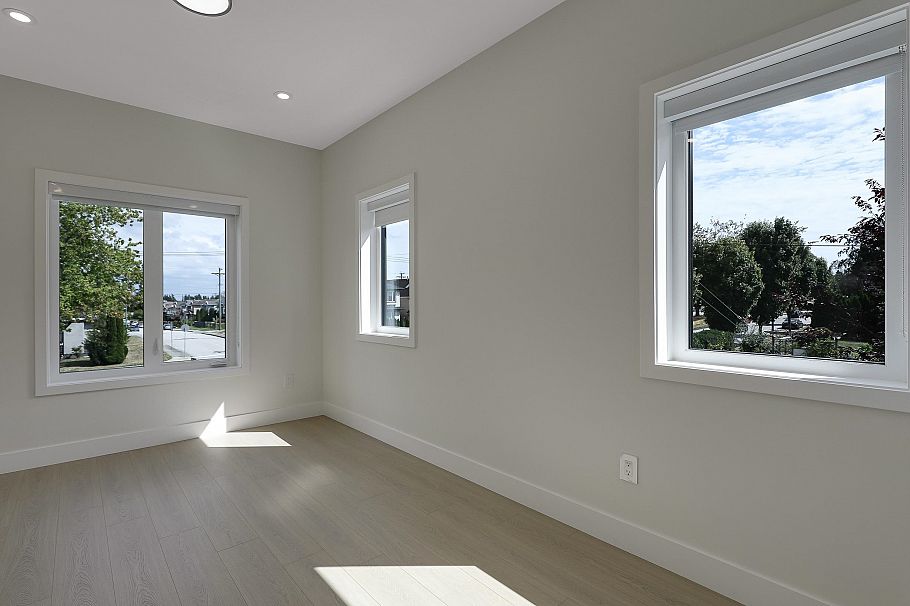 1 3695 E 26 Avenue Vancouver, BC - 21