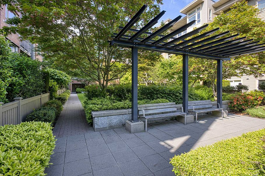 227 119 W 22nd Street North Vancouver, BC - 24