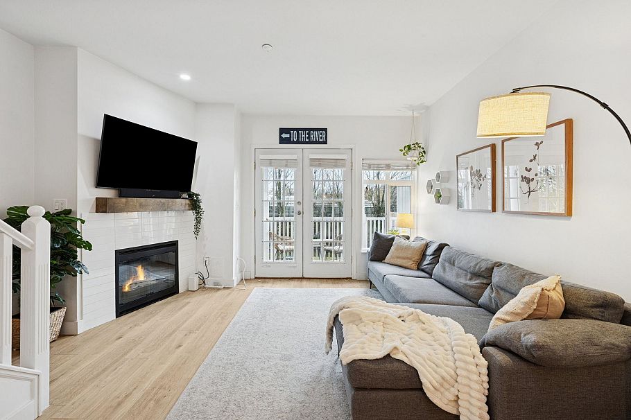 8528 Lighthouse Way Vancouver, BC - 3