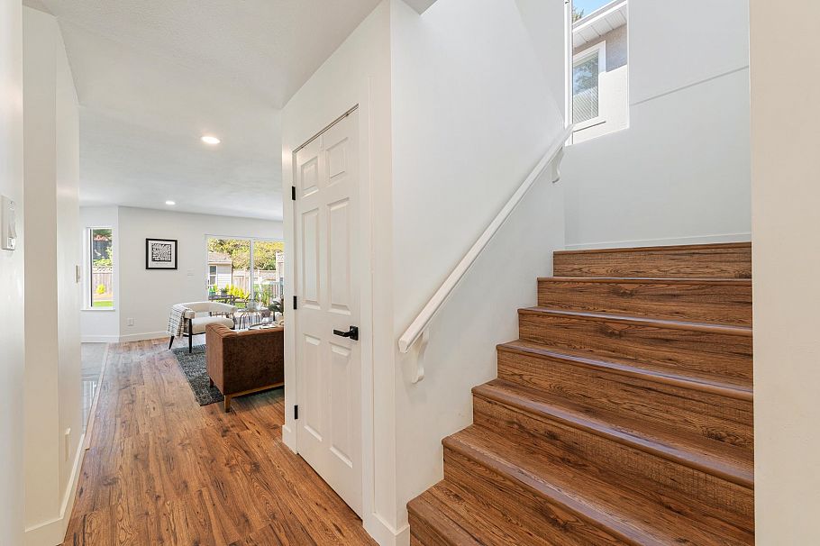 2111 Philip Avenue North Vancouver, BC - 19