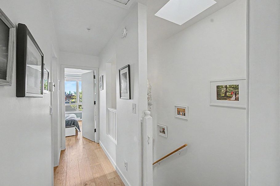 130 Lakewood Drive Vancouver, BC - 13