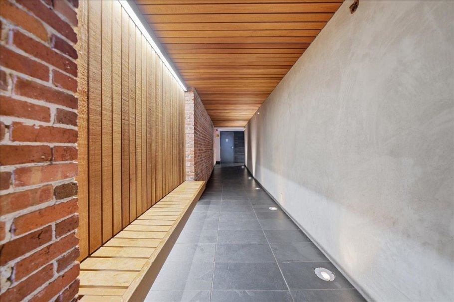 605 53 W Hastings Street Vancouver, BC - 2