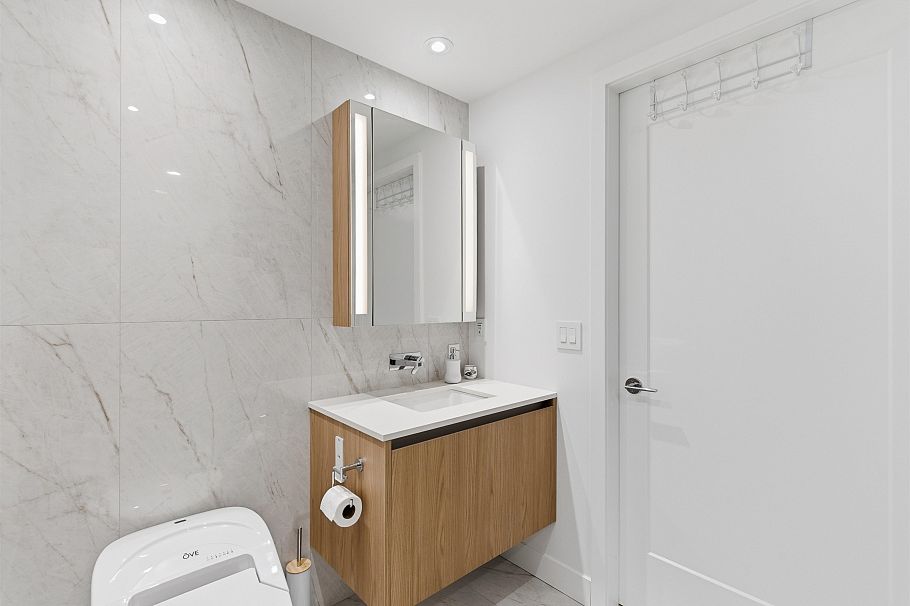 410 135 E 13th Street North Vancouver, BC - 15