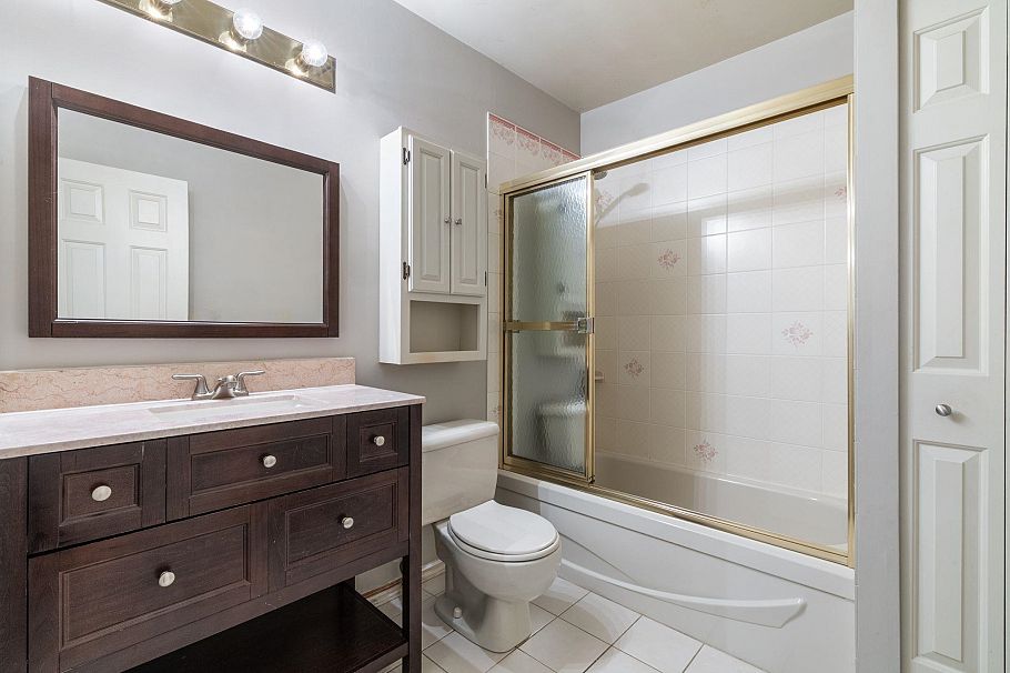 1229 W 8th Avenue Vancouver, BC - 23