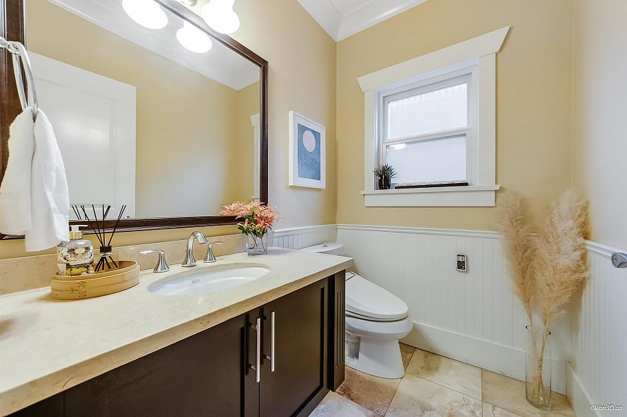 2457 E 3rd Avenue Vancouver, BC - 6