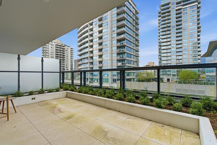 410 135 E 13th Street North Vancouver, BC - 16