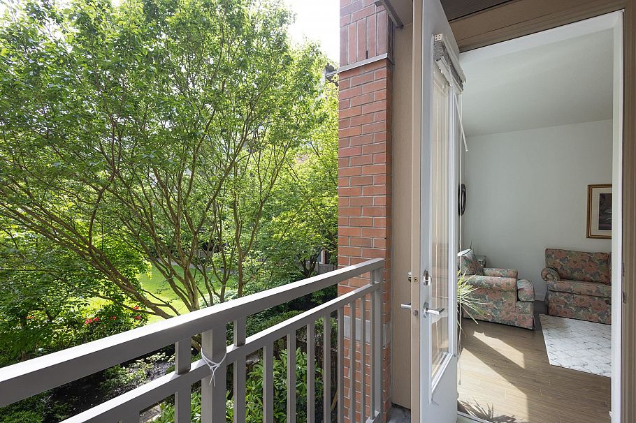 227 119 W 22nd Street North Vancouver, BC - 10