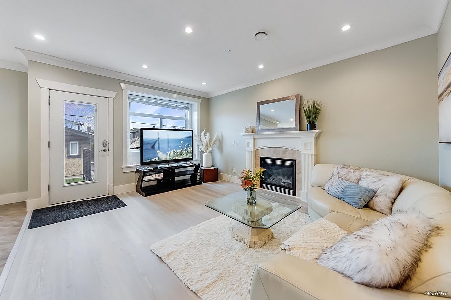 2457 E 3rd Avenue Vancouver, BC - 8