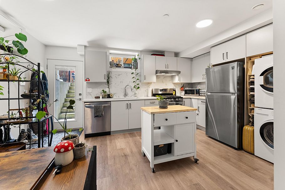 2848 W 23rd Avenue Vancouver, BC - 35