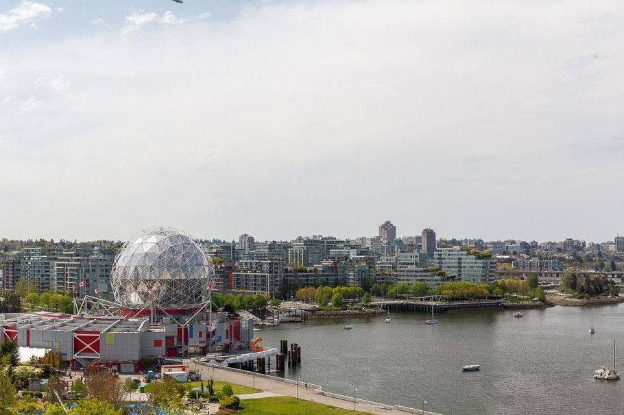 1305 120 Milross Avenue Vancouver, BC - 2