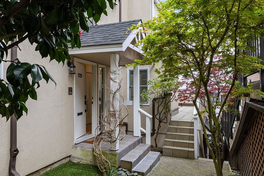 1229 W 8th Avenue Vancouver, BC - 25