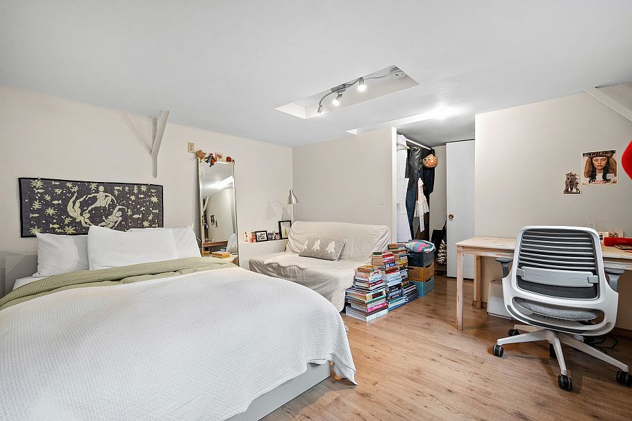 1829 1831 W 2nd Avenue Vancouver, BC - 37