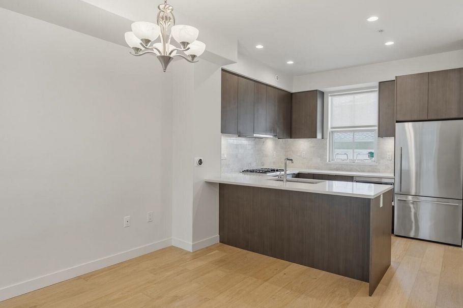 7891 Oak Street Vancouver, BC - 5