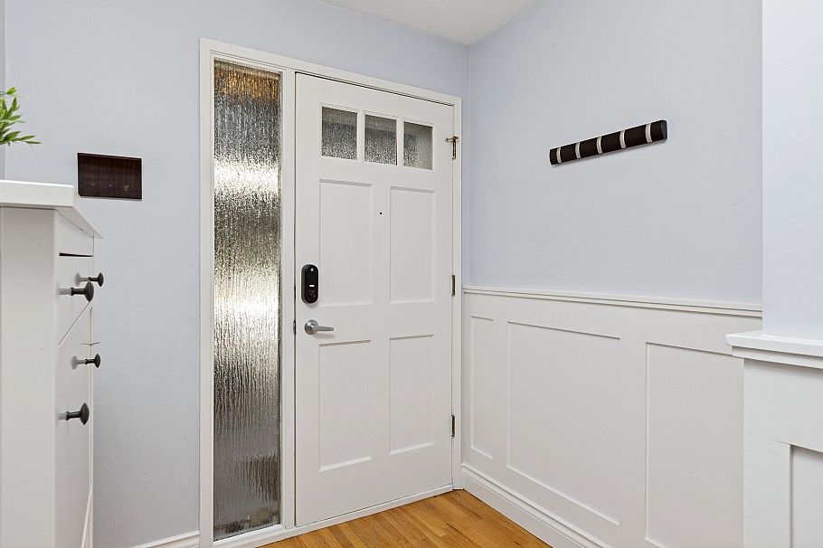 214 555 W 28th Street North Vancouver, BC - 17