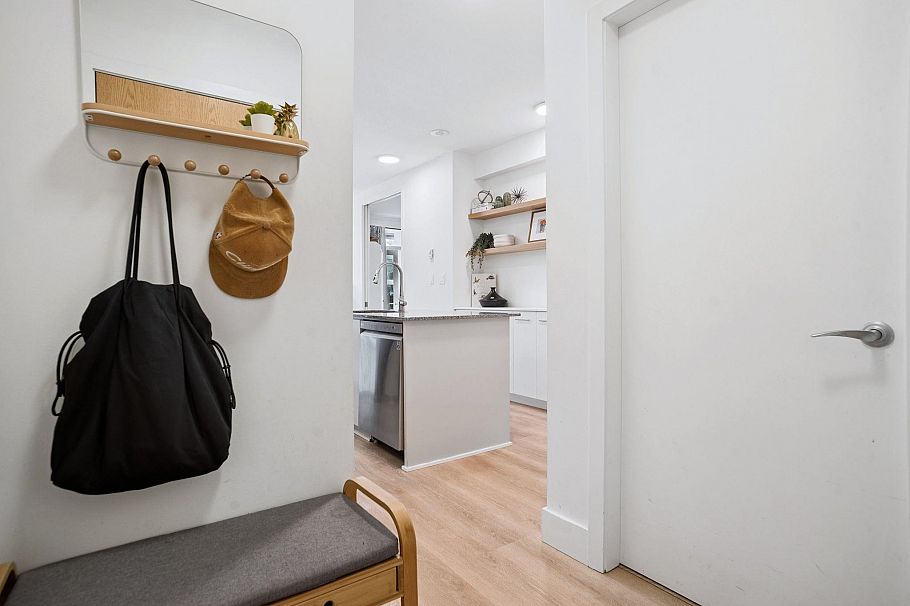 203 298 E 11th Avenue Vancouver, BC - 23