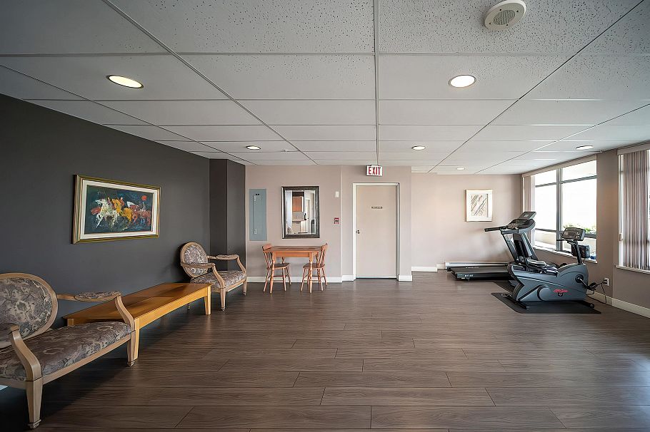 906 108 14th Street Vancouver, BC - 17