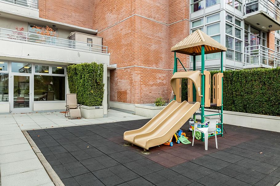 203 298 E 11th Avenue Vancouver, BC - 34