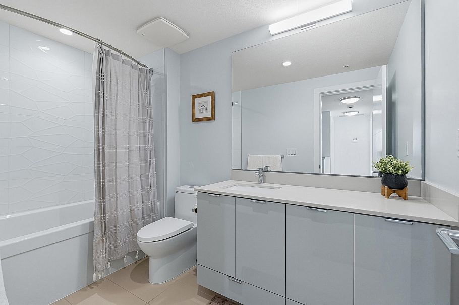 TH3 108 E 8th Street North Vancouver, BC - 20