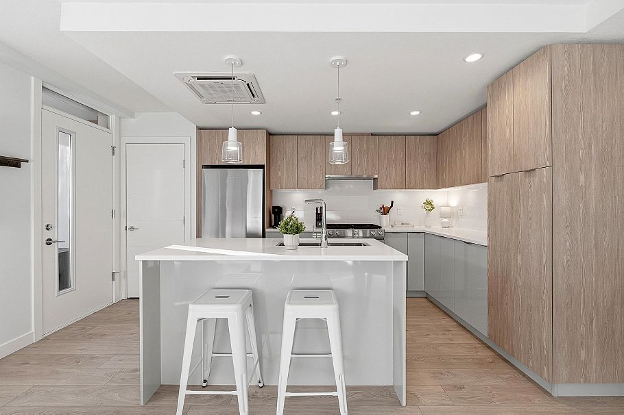 TH3 108 E 8th Street North Vancouver, BC - 1