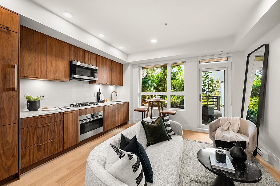 106 2550 Garden Drive Vancouver, BC - 8