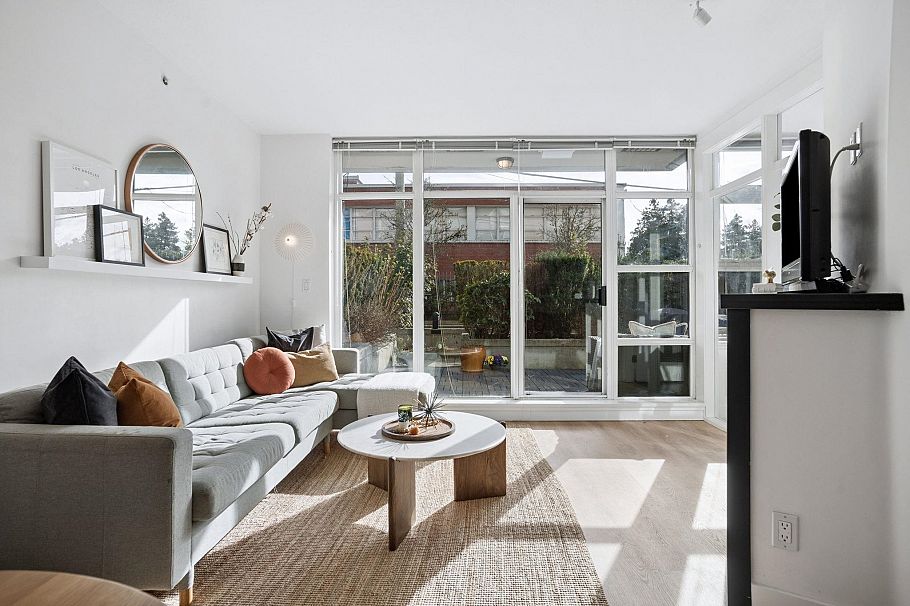 203 298 E 11th Avenue Vancouver, BC - 1