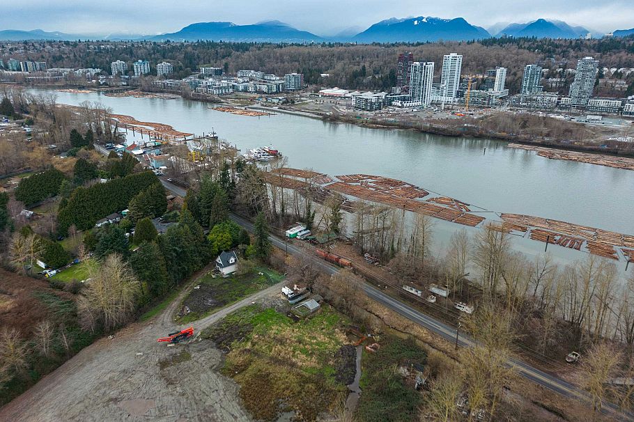 17260 River Road Richmond, BC - 17