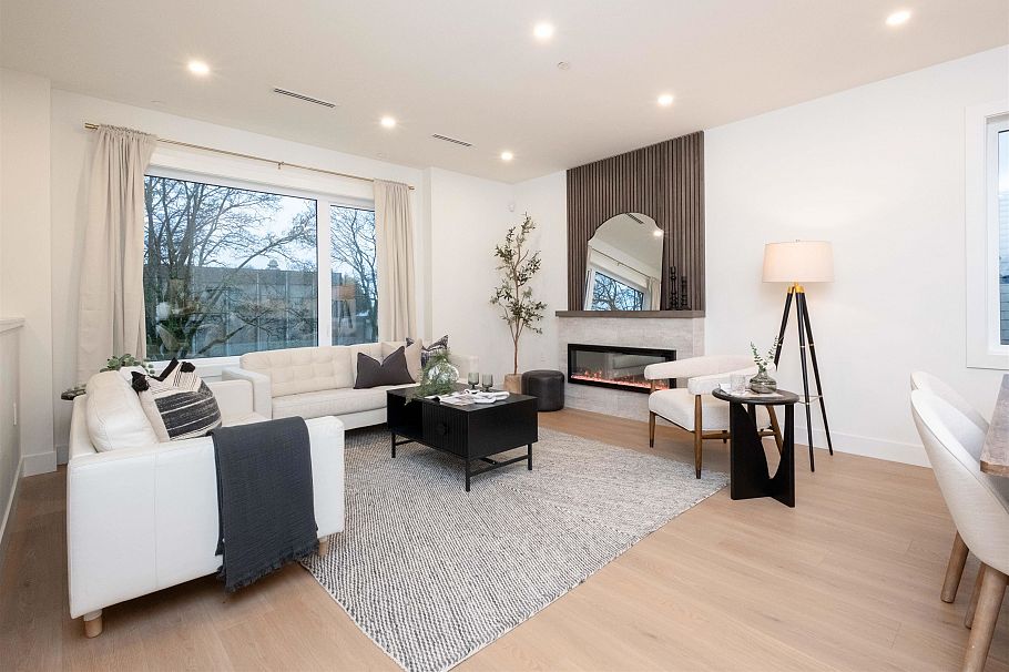 3 2667 E Pender Street Vancouver, BC - 3